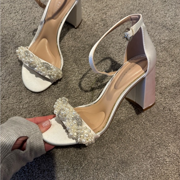 Kelly & Katie White Pearl Embellished Heels - Picture 3 of 3